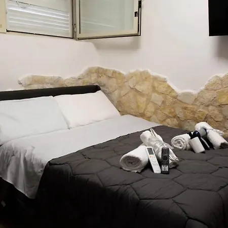 Tribunali-duomo House In Historical Center *